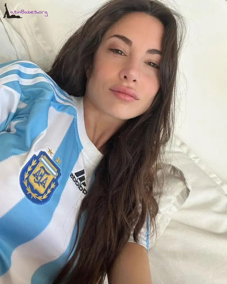 gorgeous Argentinian women image