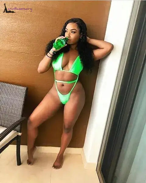 hot Jamaican babe photo