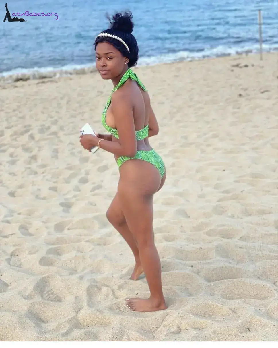 lovely Jamaican babe photo
