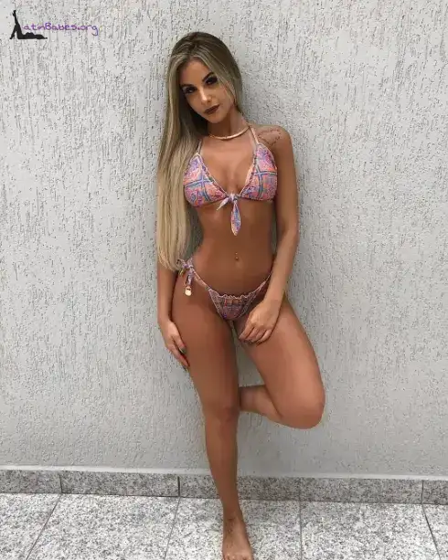 sexy Brazilian model pic