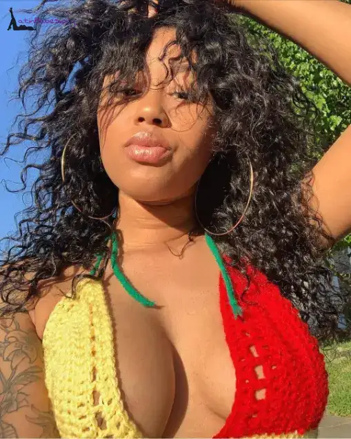 sexy Jamaican hottie image